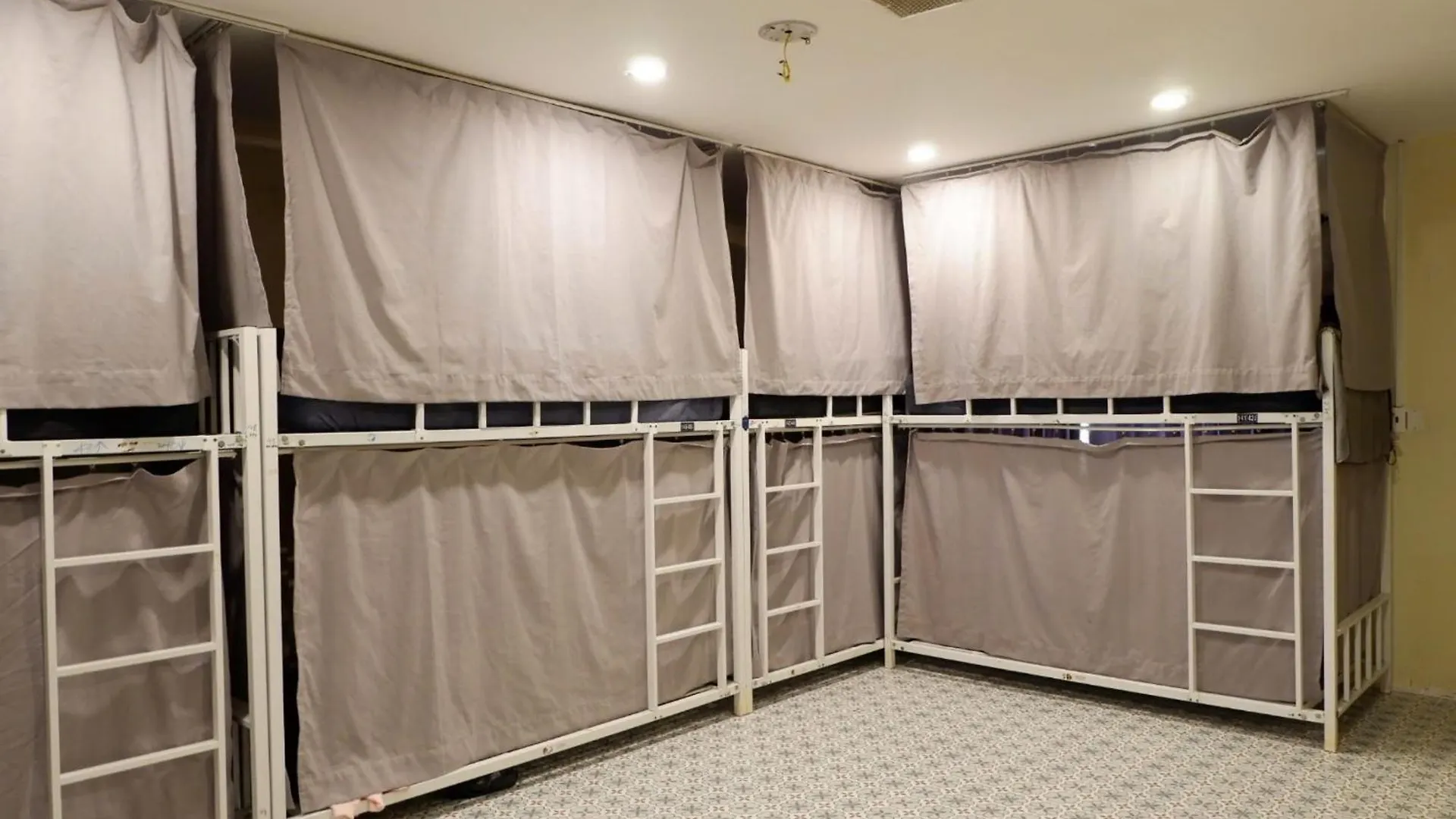 Vy Da Backpacker Hostel Ho Chi Minh City Vietnam